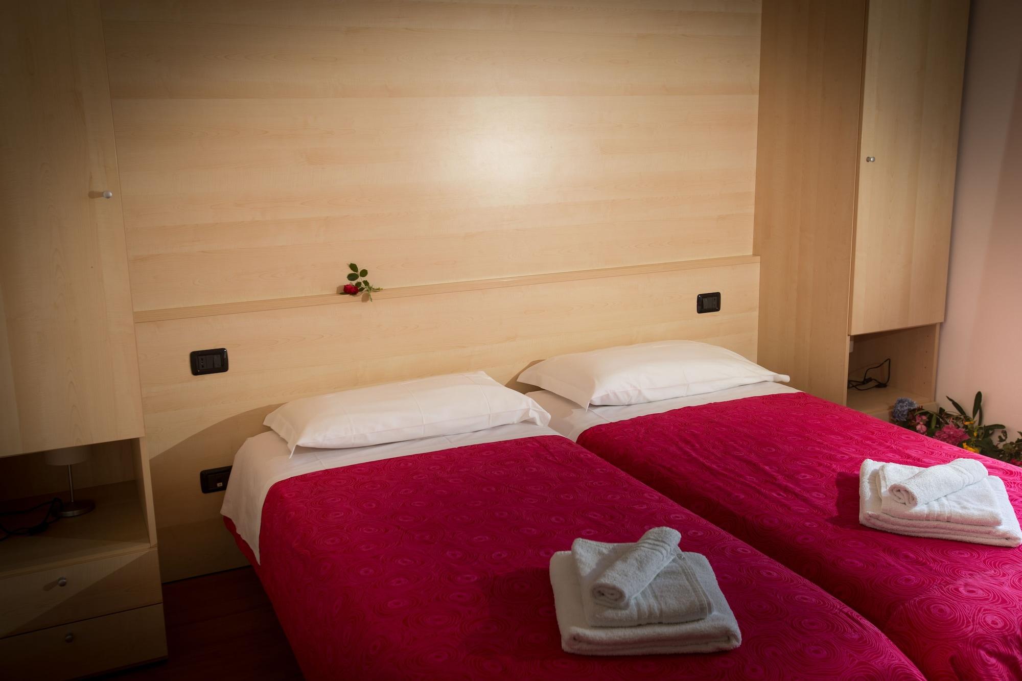 Hotel Vista Lago Brunate Exterior foto