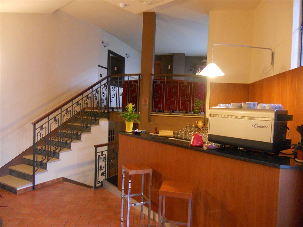 Hotel Vista Lago Brunate Exterior foto