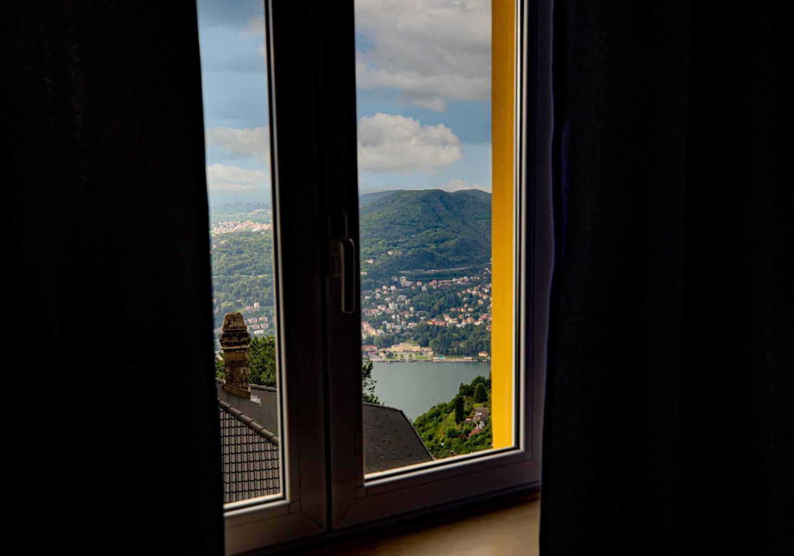 Hotel Vista Lago Brunate Exterior foto
