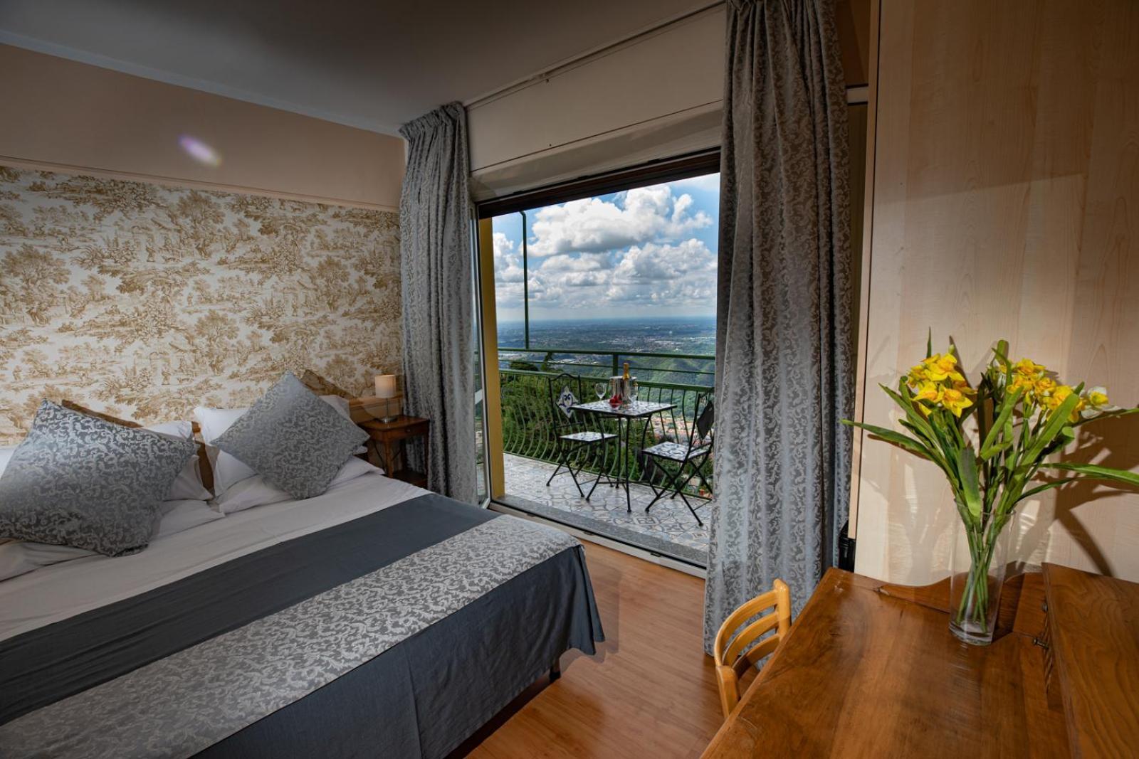 Hotel Vista Lago Brunate Exterior foto