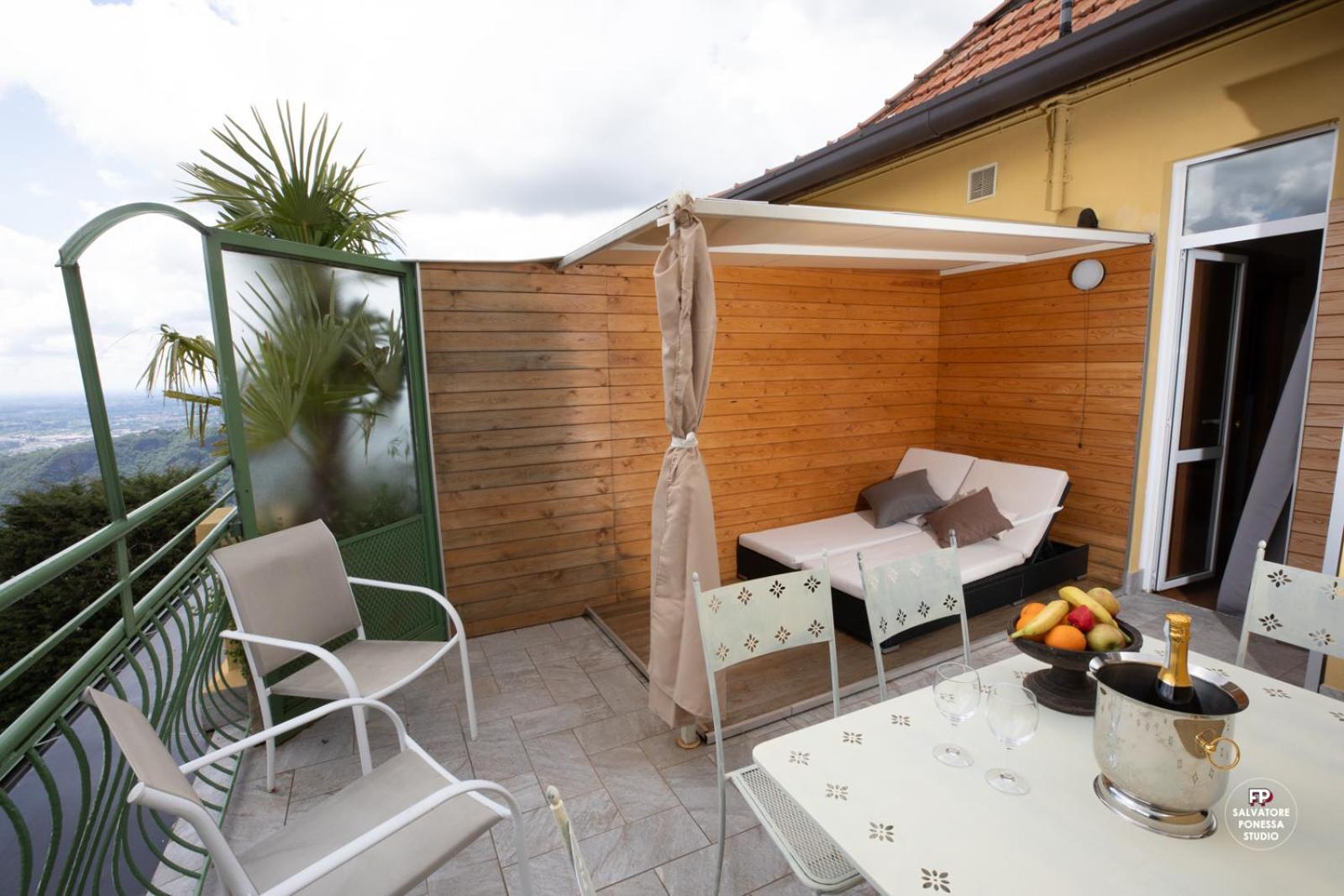 Hotel Vista Lago Brunate Exterior foto