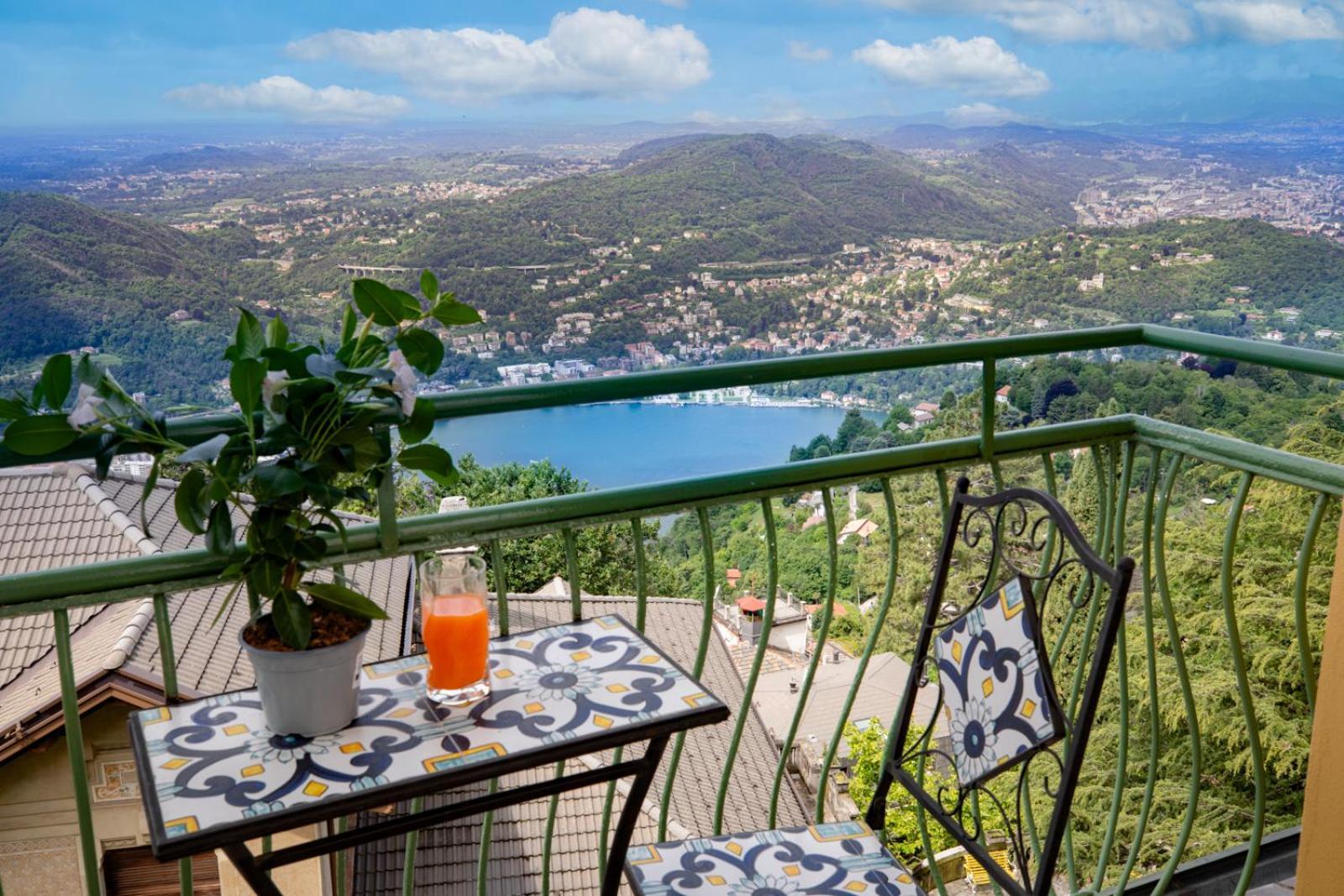 Hotel Vista Lago Brunate Exterior foto