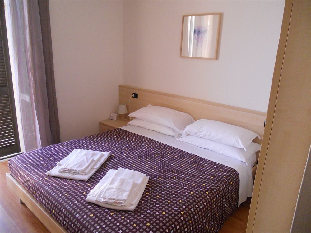 Hotel Vista Lago Brunate Exterior foto