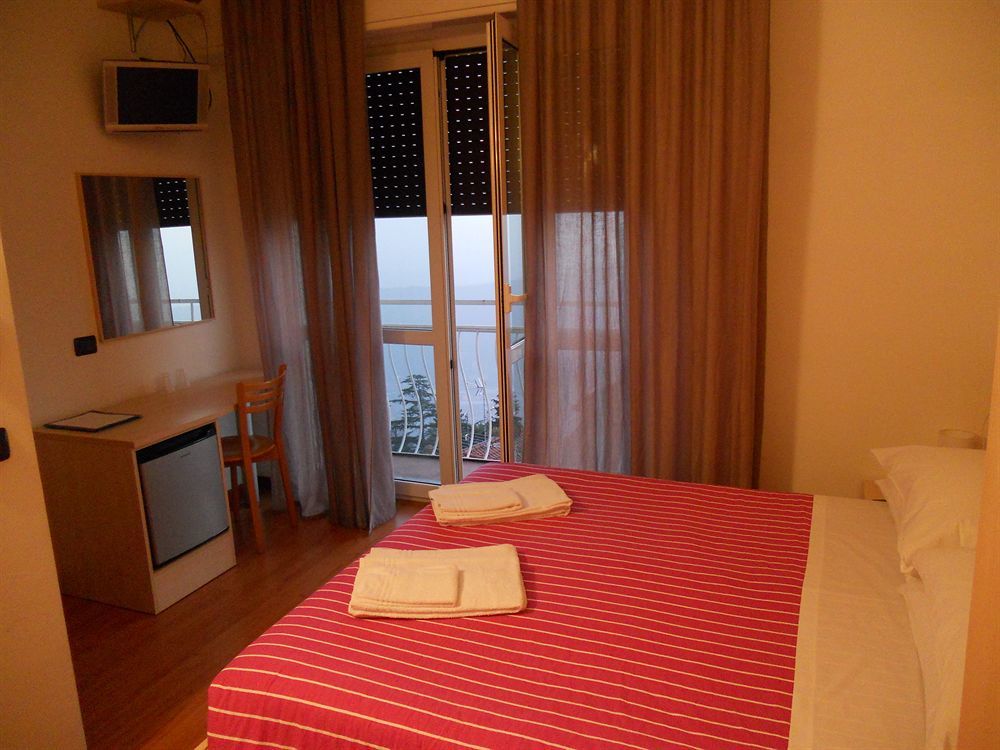 Hotel Vista Lago Brunate Exterior foto